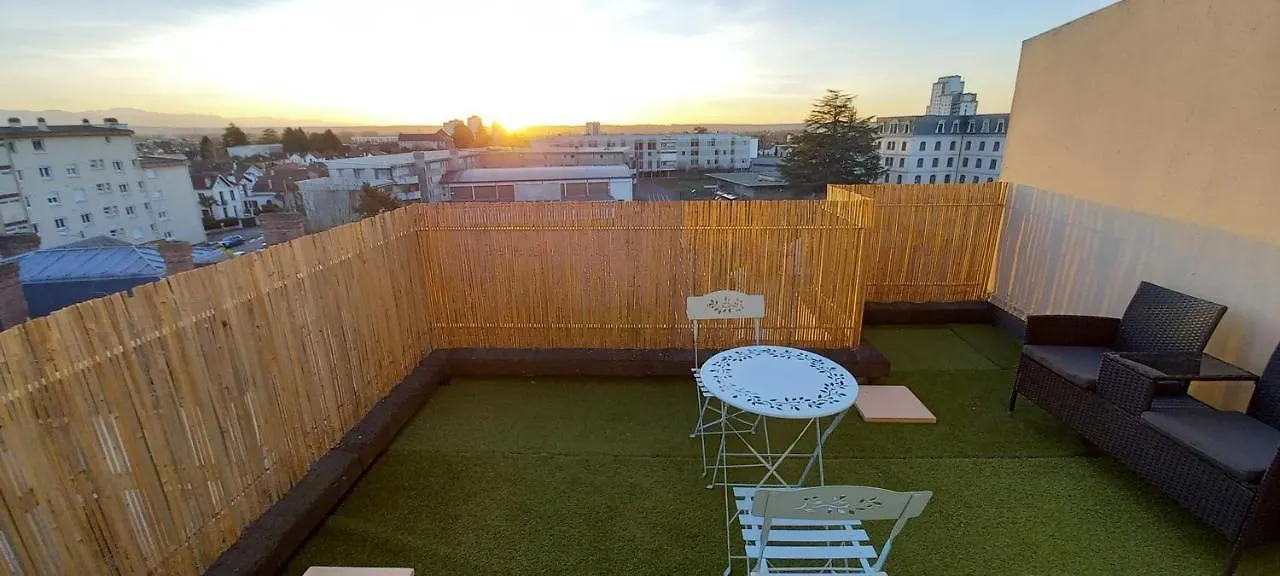 Le Belvedere Dernier Etage Avec Terrasse Wifi Fibre Apartment Tarbes