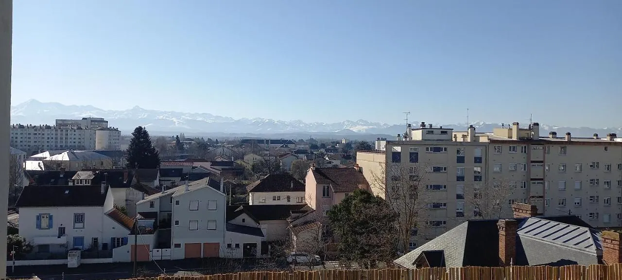 Le Belvedere Dernier Etage Avec Terrasse Wifi Fibre Apartment Tarbes 0*,
