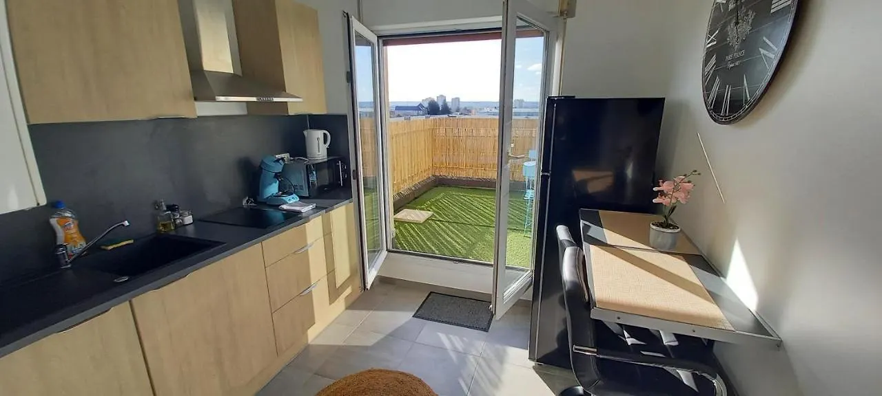 Le Belvedere Dernier Etage Avec Terrasse Wifi Fibre Apartment Tarbes France