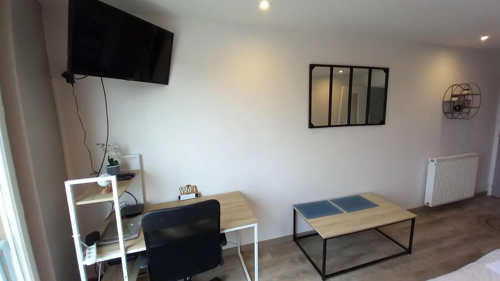 Le Belvedere Dernier Etage Avec Terrasse Wifi Fibre Apartment Tarbes France